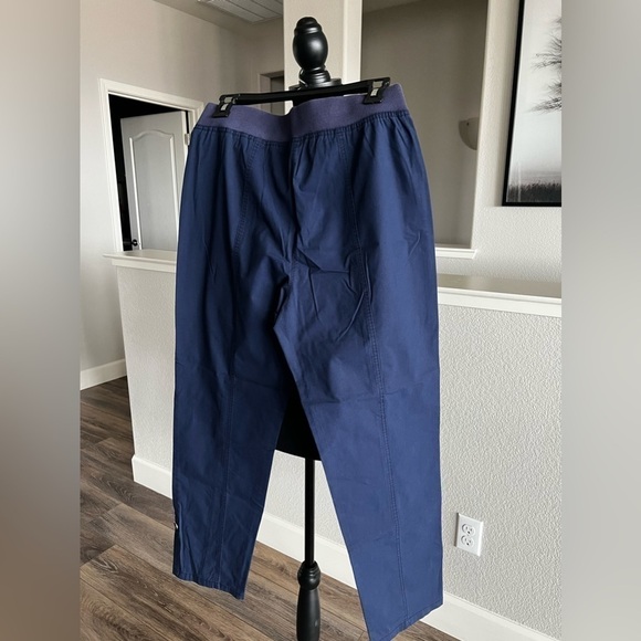 Chico’s Navy Pull On Utility Pants- NWOT - Chico’s 0.5/Small - Picture 2 of 6